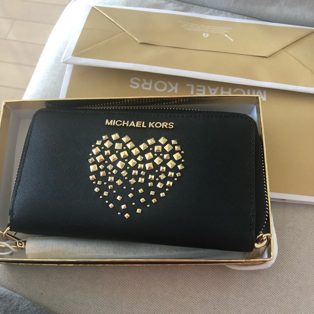 Brand new Micheal Kors clutch
